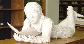 statue